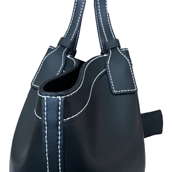 FOLNUA
Mini Shell Bag_Black-Stitch - Picture 7 of 11